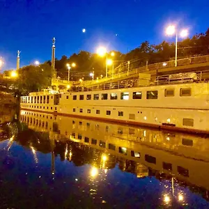 3* Botel Florentina Boat