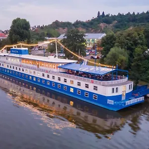 3* Botel Racek