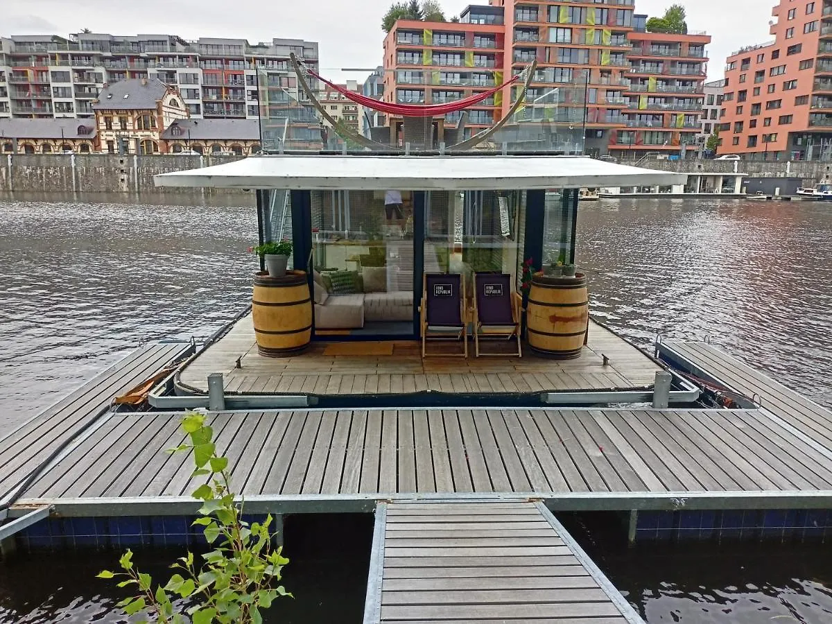 Hauseboat Prague Hotel
